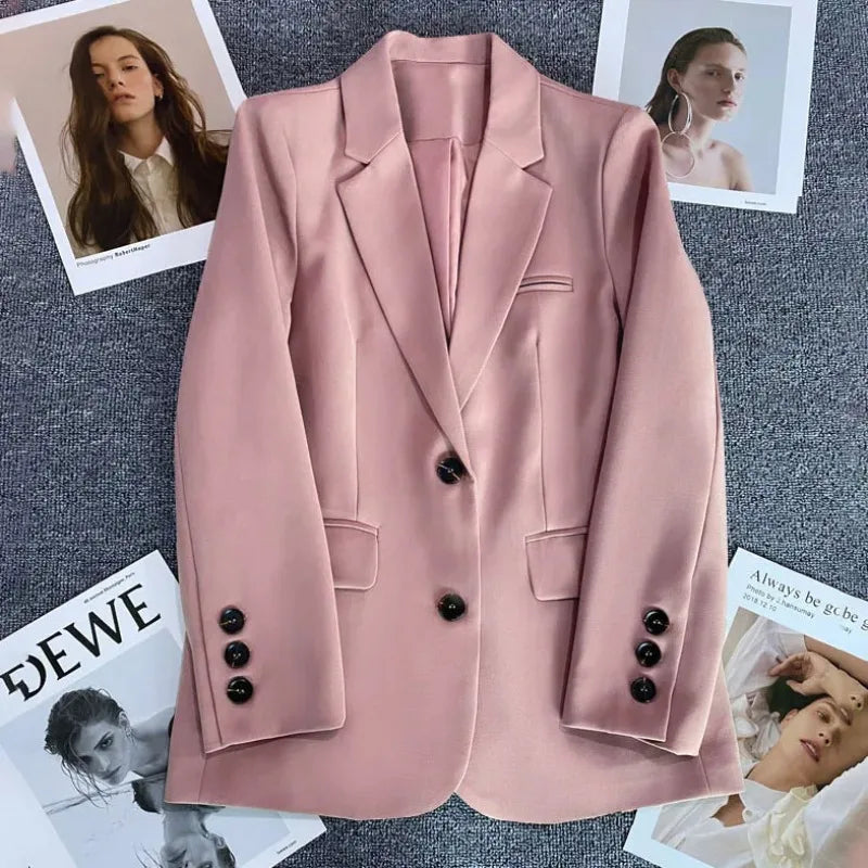Blazer Colette de Hermosa: blazer de un botón con solapas clásicas y corte recto